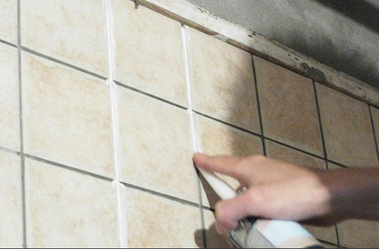 实验室装修地面施工工艺：瓷砖地板的铺设技术